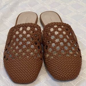 Pure Navy NWT Brown Woven Mule Size 7.5